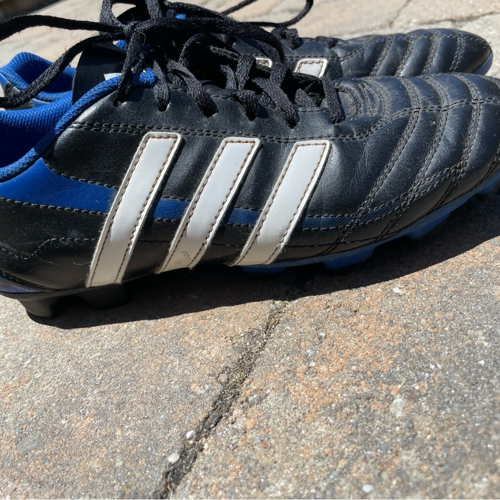 Adidas Soccer Cleats - Picture 2 of 11